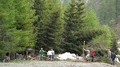 La Baita Armentarga sta riaprendo dopo mesi di letargo sotto la neve e risveglio con i dintorni feriti dalle slavine - FOTOGALLERY